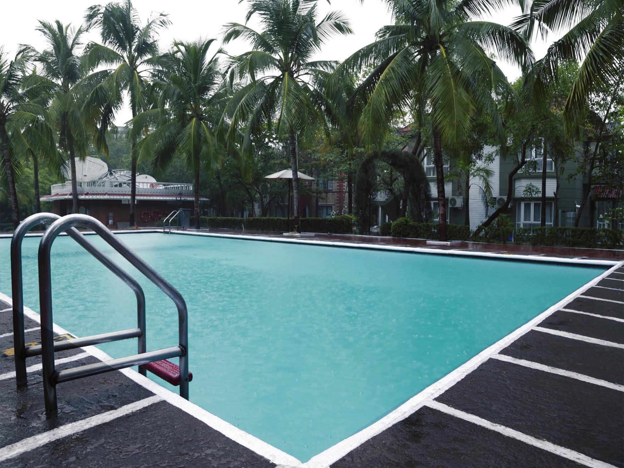 Pleasant Days Resort Chembarambakkam Lake Exterior photo